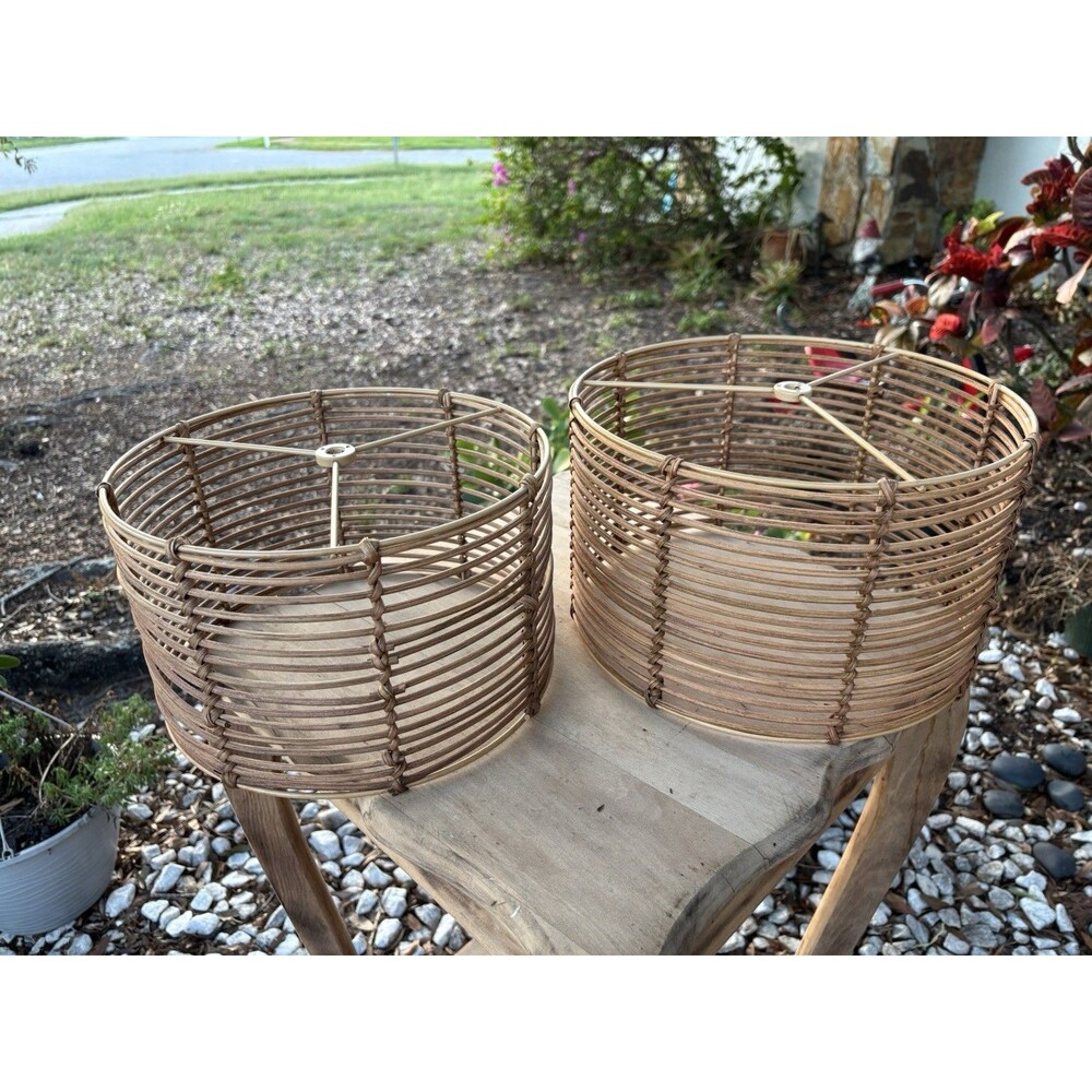 2 Vintage Unique bamboo rattan lamp shades - Picture 2 of 11
